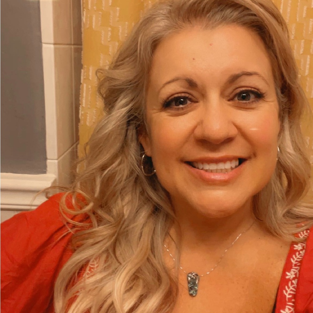 Meet your Posher, Suzette
